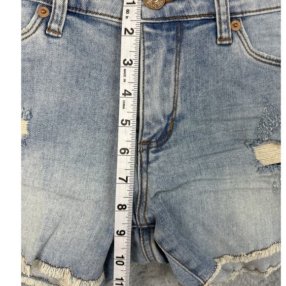 STS Blue Women’s Aubrey Mid Rise Denim Shorts Light Wash Distressed Size 26 NWT - Picture 4 of 9